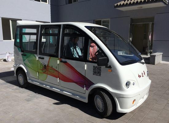 8座电动封闭观光车（L108A-FB）